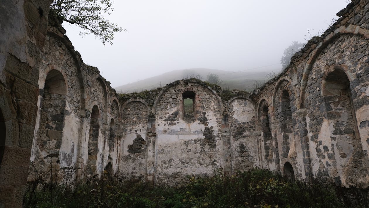La Pared Vieja: frontera entre dos mundos