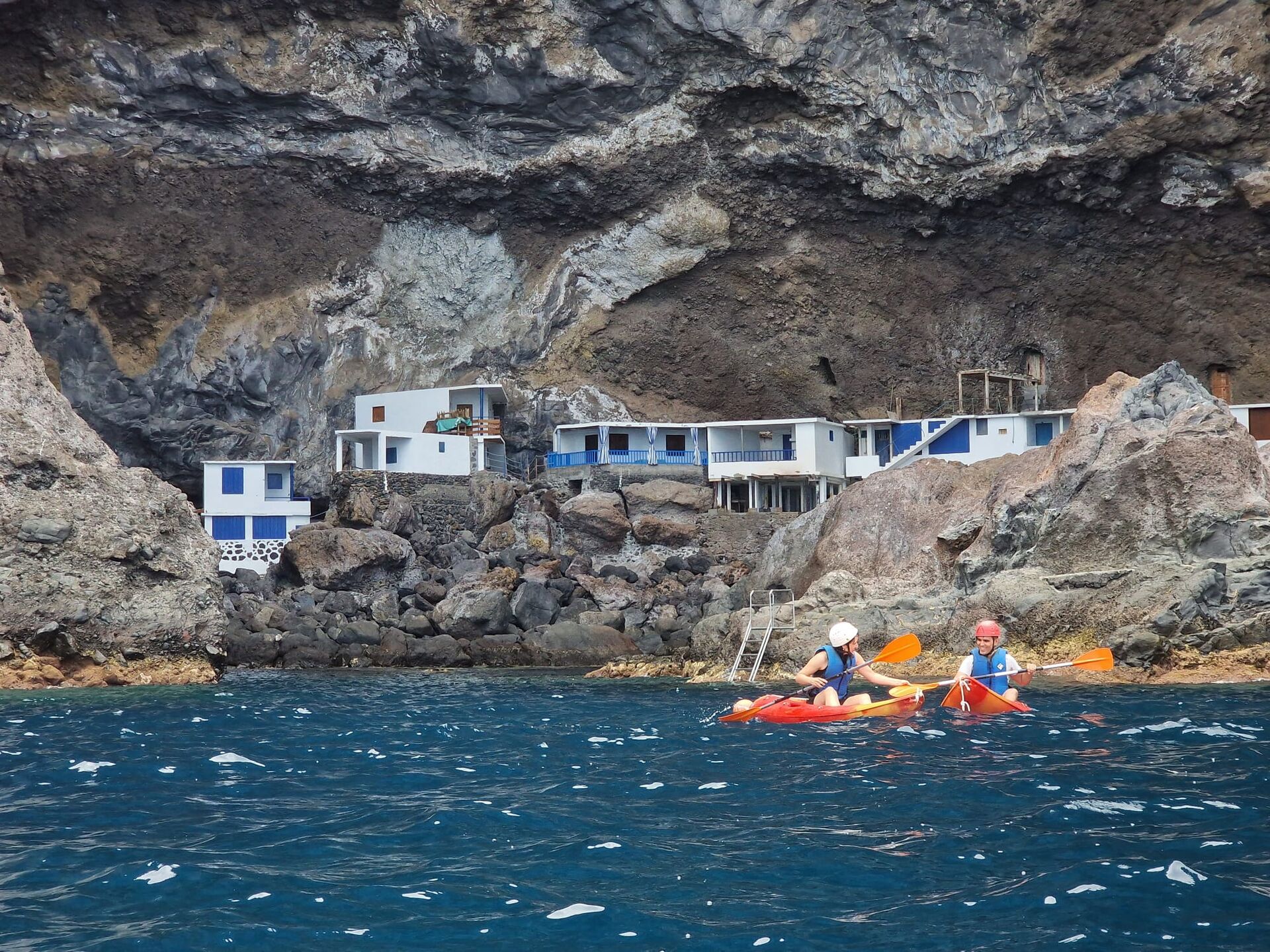 Excursión en kayak por la costa volcánica de La Palma