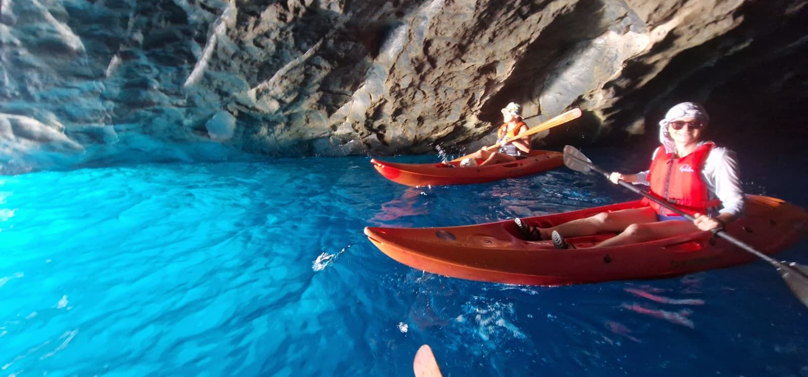 Sendero en la Caldera de Taburiente entre pinares canarios, La Palma