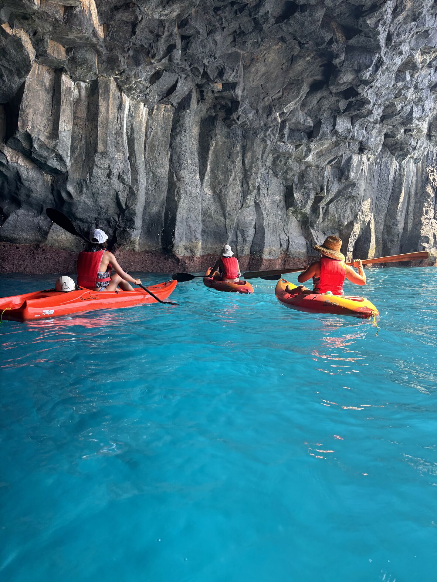 Tour en kayak hacia la Cueva Bonita, La Palma