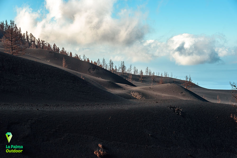 Ruta de senderismo al volcán Tajogaite en La Palma